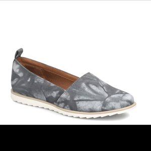 NWOB EuroSoft by Sofft "Robyn" blue tie dye slip-on sneaker, size 7.5M